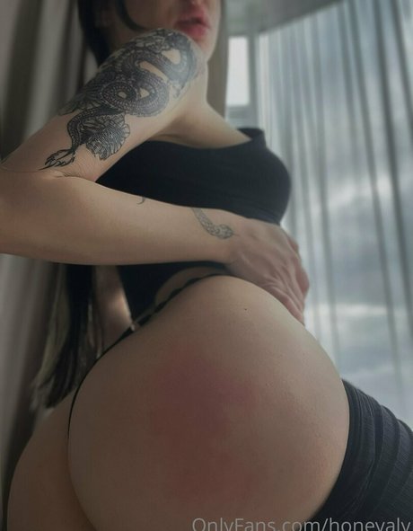 honney aly nude star picture