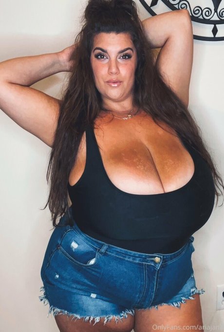 ariajane model pictures