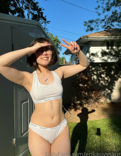 erikasvenusaur model xxx gallery