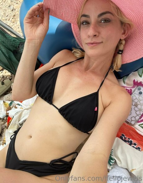 freehellojewels model free picture