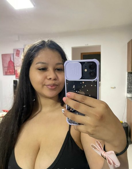 karlamilk model art picture