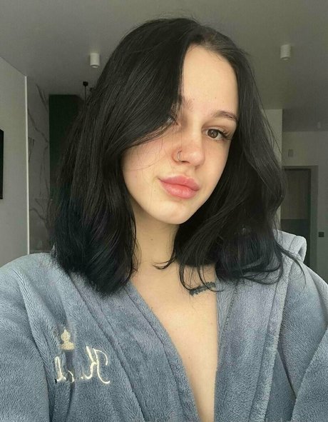 adelebee star porn image