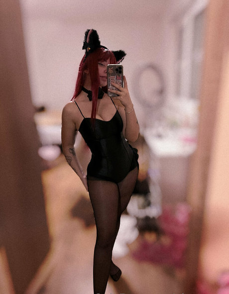 ninnauwu nude pornstar archive