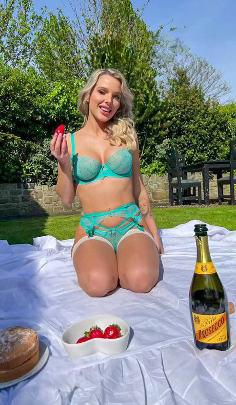 Helen Flanagan Profile pic