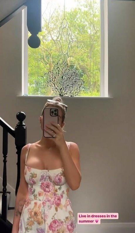 Helen Flanagan naked pornstar pics