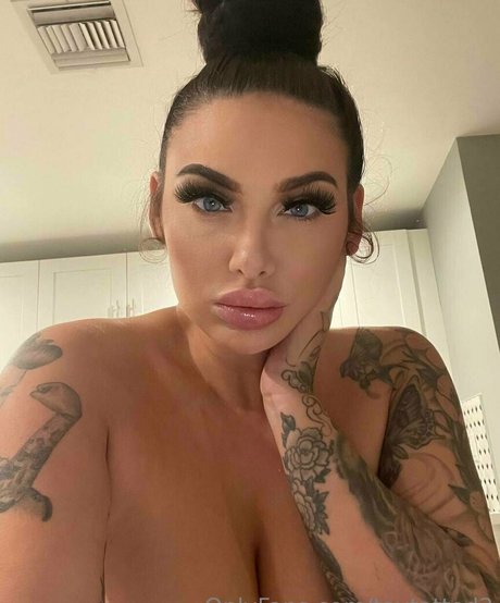 taytatted2 model nudes images