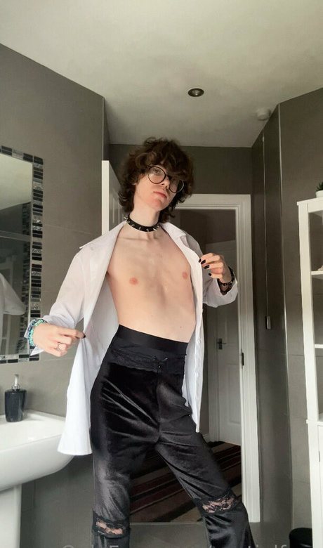 castielfree perfect model picture