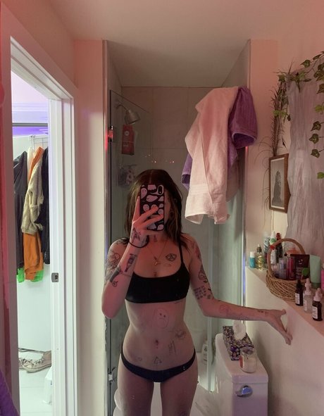 ilovelilsaku nude actress photo