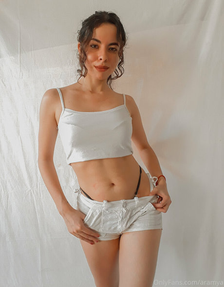 aramya hot actress img