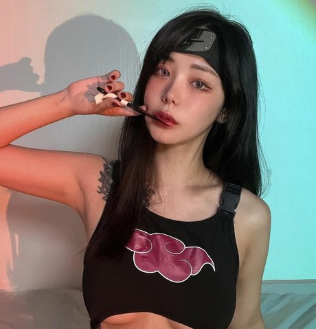 blonde masturbation onlyfans top pic