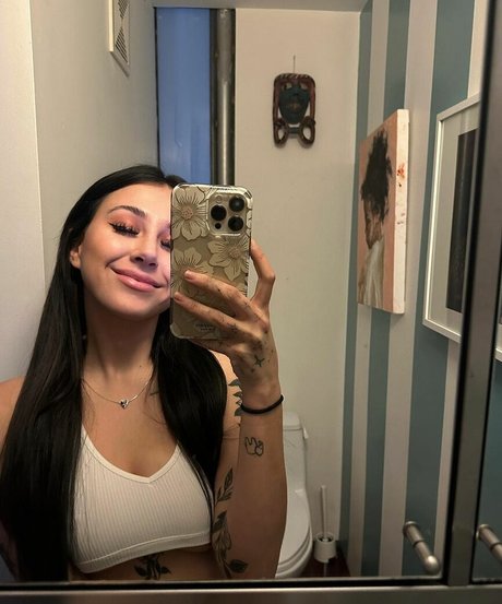 Allieesaur xxx model photo