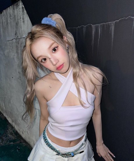 WomenK pop pornstar adult photo