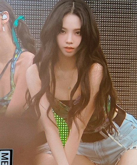 WomenK pop Profile pic