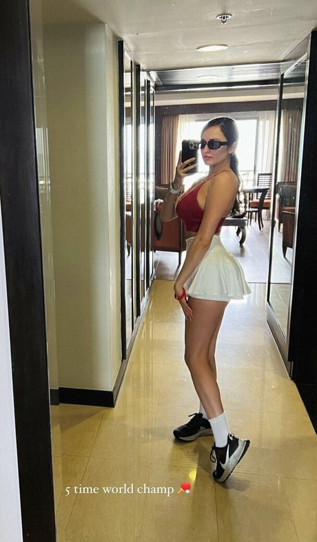 Sonia Ferraro hd actress pictures