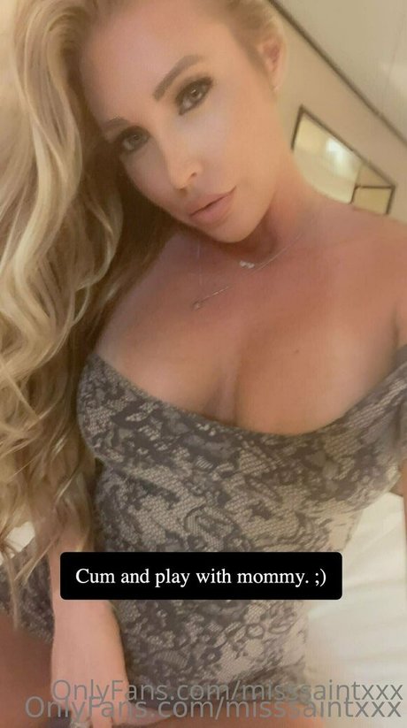 misssaintxxx porn actress photos