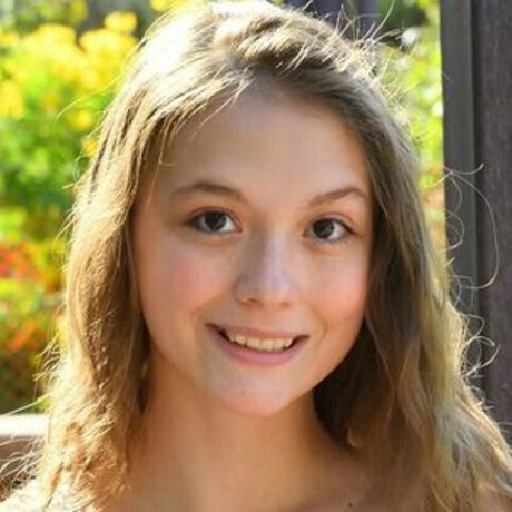 Mira Monroe naked model gallery