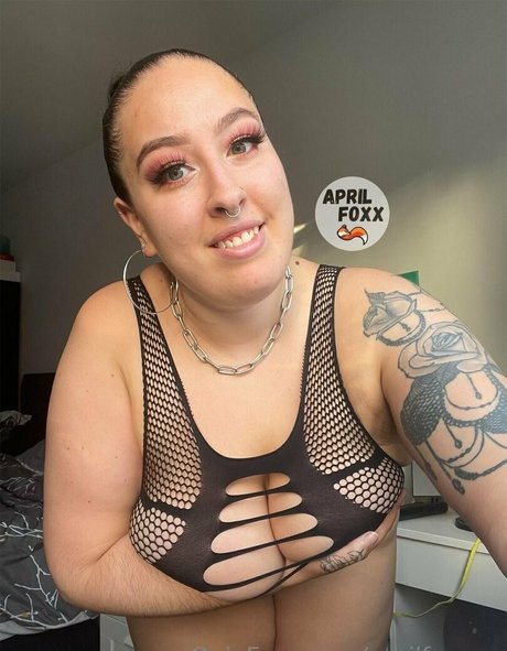 aprilfoxxxx perfect model image