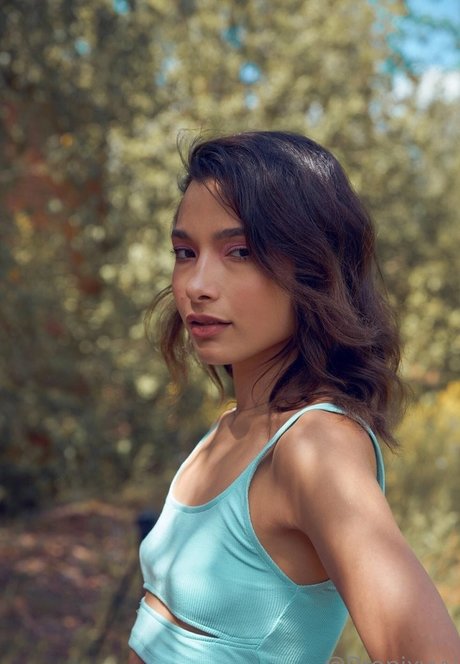 Nikol Beylik sexy actress image