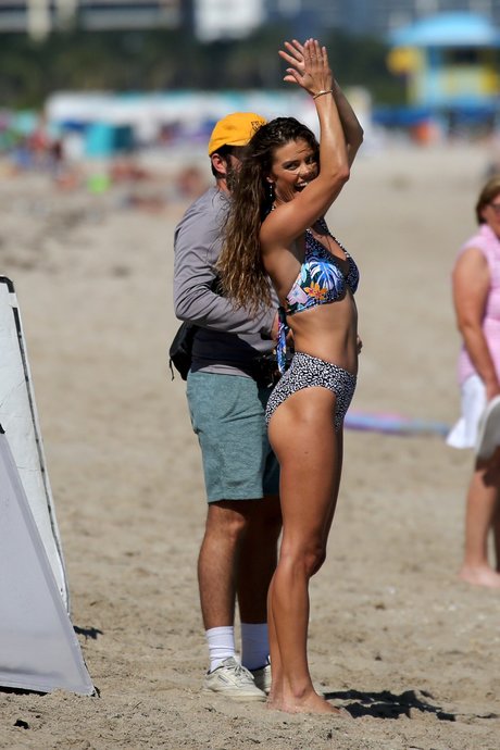 Nina Agdal star nice photo