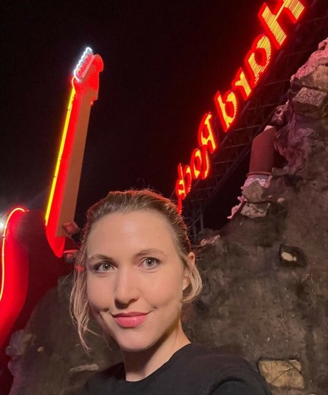 Taylor Tomlinson pornstar perfect gallery