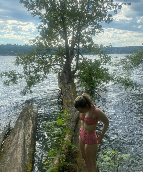 Taylor Tomlinson porn actress pictures