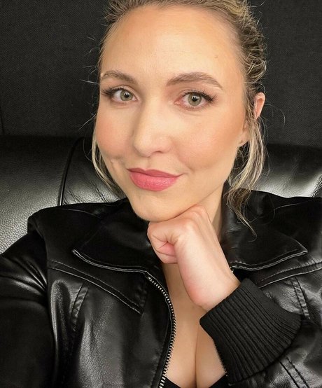 Taylor Tomlinson porn star archive