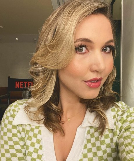 Taylor Tomlinson art pornstar gallery