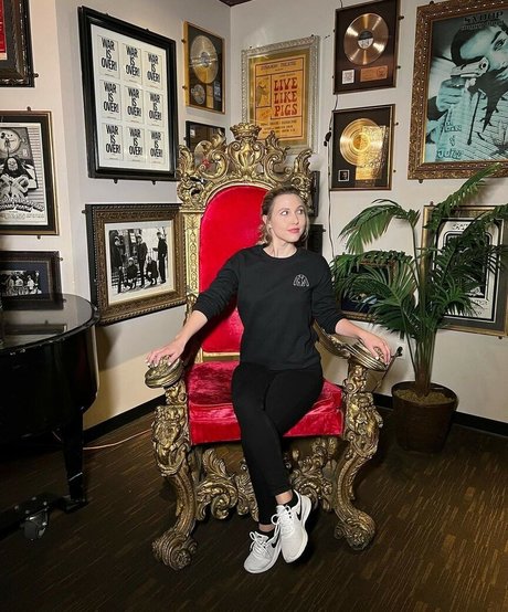 Taylor Tomlinson exclusive pornstar photo