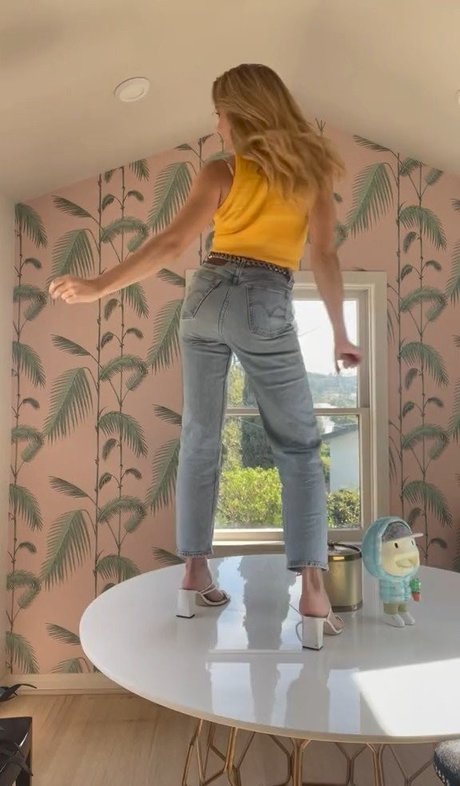 Peyton List star nice galleries