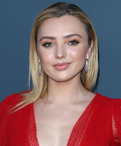 Peyton List star free images