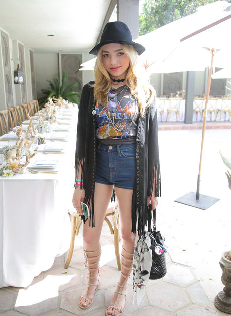 Peyton List erotic model galleries