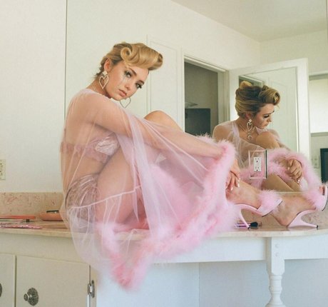 big tits squirt onlyfans sexy naked img