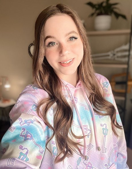 SarahKey model beautiful photos