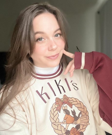 SarahKey sexy pornstar pics