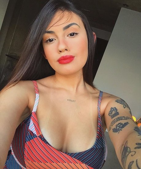 Vitoria Marcilio pretty star photos