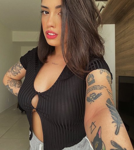 Vitoria Marcilio pornstar img