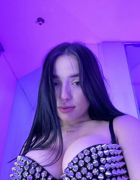 majo 1 free actress photos