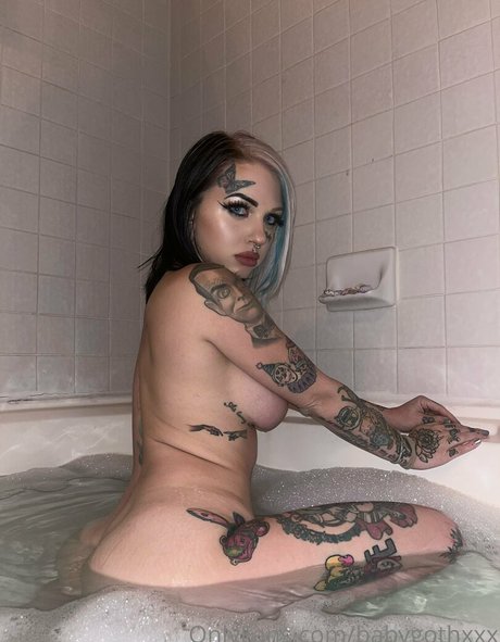 babygothxxx model high quality picture