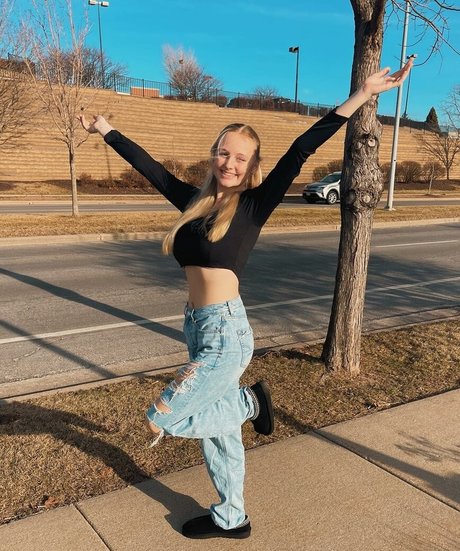 Anya Truax star erotic gallery