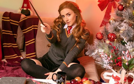 Ezy Summers Cosplay naked model pics