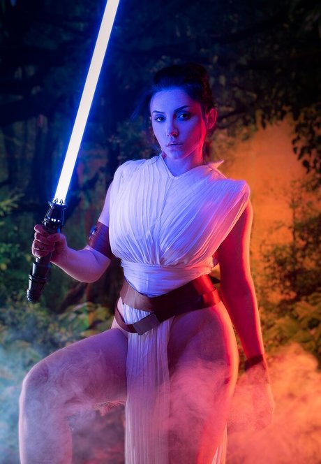 Ezy Summers Cosplay nude model images