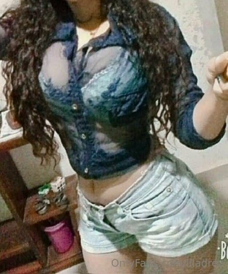 liladrez star sexy pics