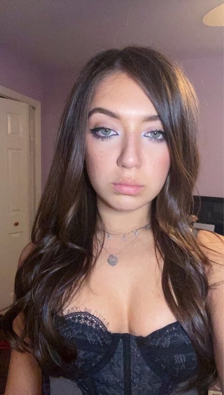 deedeemariev model sexy pics