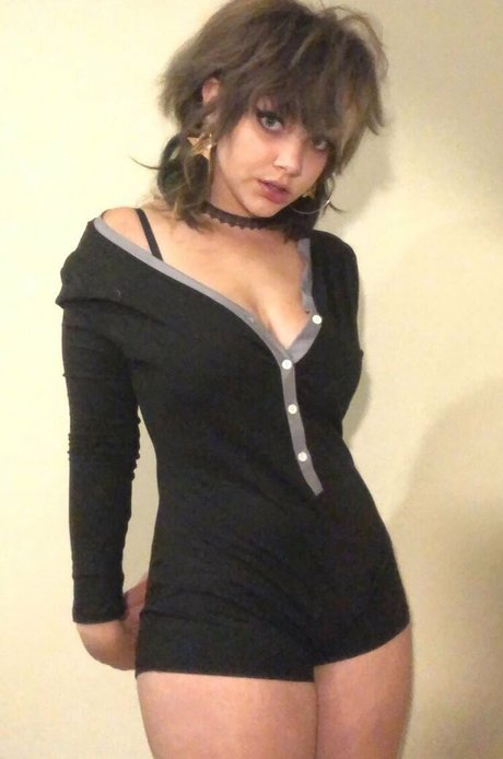 Guttergirlgab hot model pic