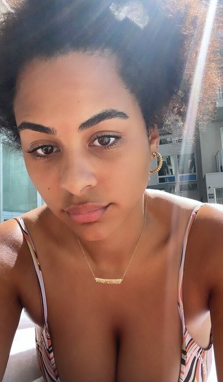 Raina Morris Profile pic