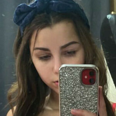 Quellyxo hot actress archive