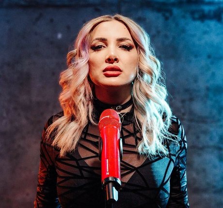 Addie Nicole Amick porn star pics