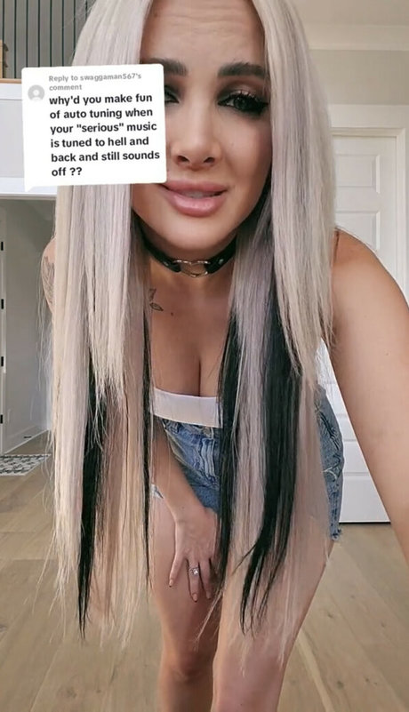 Addie Nicole Amick art model pictures