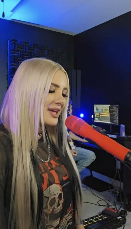 Addie Nicole Amick perfect actress galleries