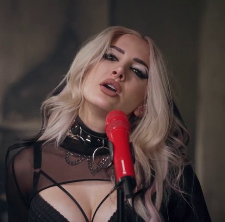 Addie Nicole Amick sex star pics